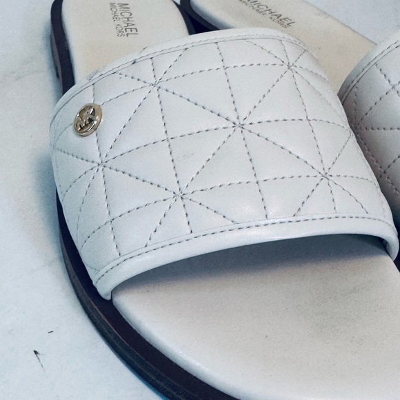 Michael Kors Women's Ivory Quilted Faux Leather Slide Sandals - Picture 5 of 7